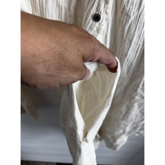 Urban Daisy Cream Button Down Blouse‎ Size Large Women's 0360 - Picture 6 of 7